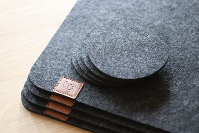 Zoom bild av EPYC Square Dark Grey glasunderlägg 